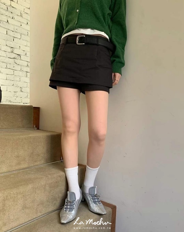 素色迷你西裝褲裙